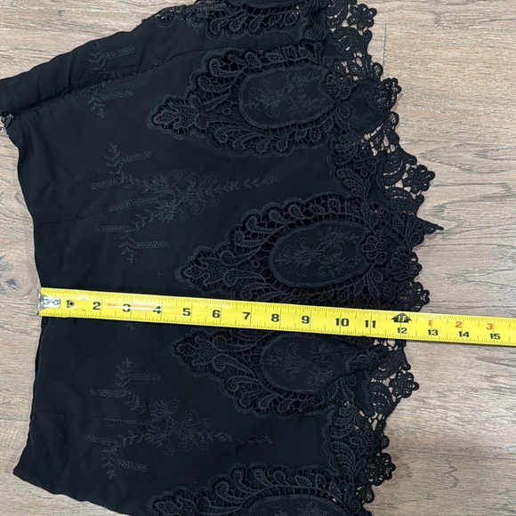 Forever 21 Elegant Black Lace Women’s Mini Skirt Size Medium - Picture 5 of 6